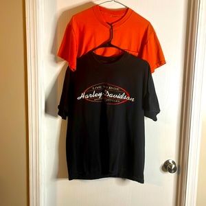 Bundle of 2 Harley-Davidson tees. No tags believed to be mediums. Hole by pocket